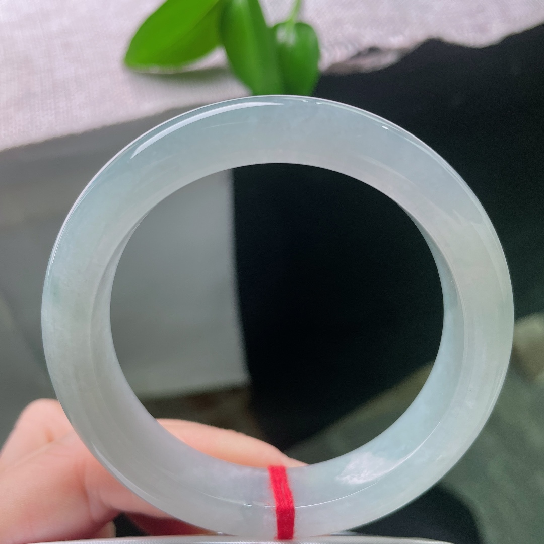 54.8/12/8.7冰底正圈，冰润细腻，种老水足，婉间的温柔，贵气，无裂，ss59555a