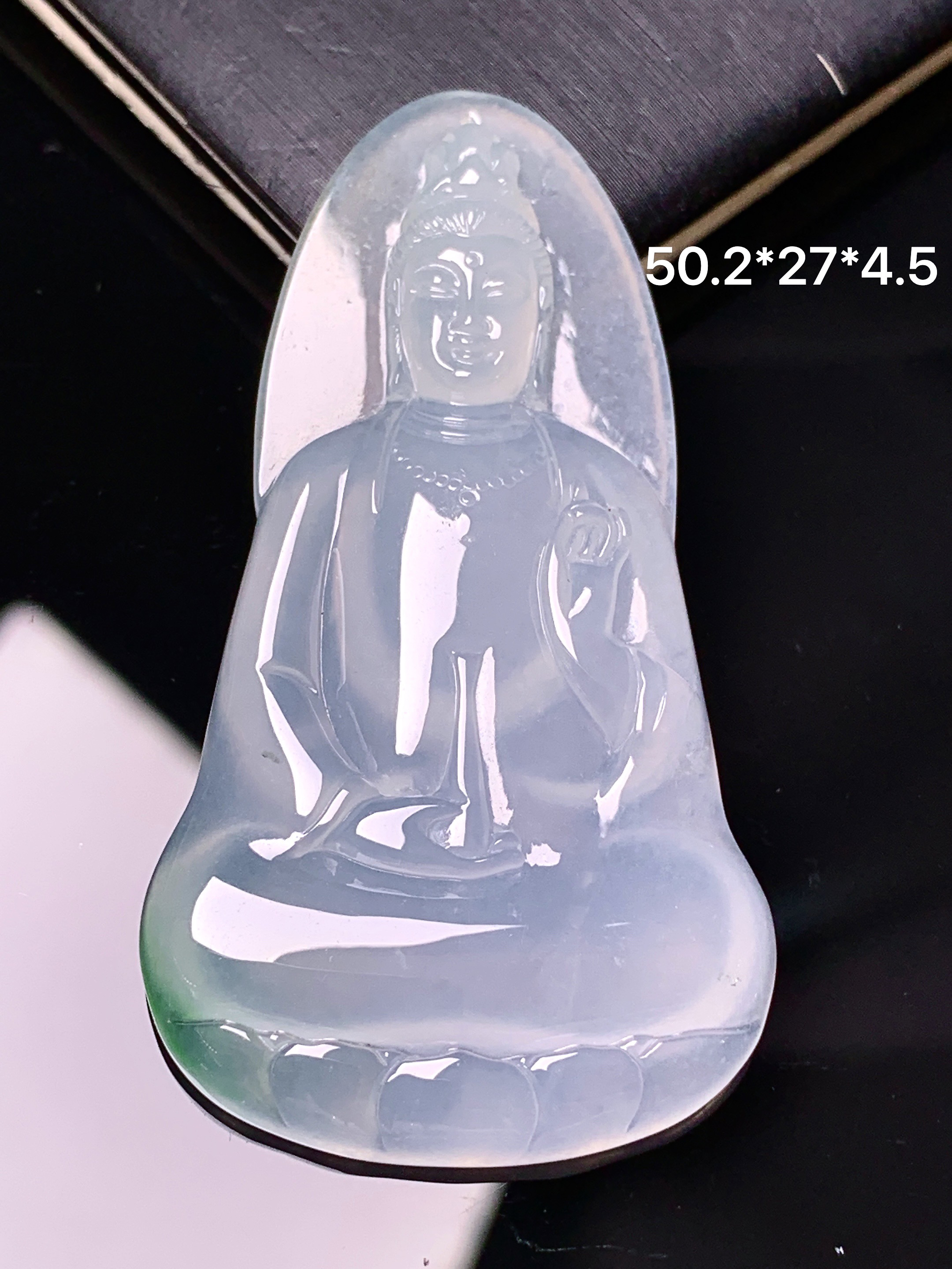 冰种观音菩萨吊坠 玉质细腻 色泽艳丽清新 水润亮眼 整体尺寸50.2*24*4.5 a8
