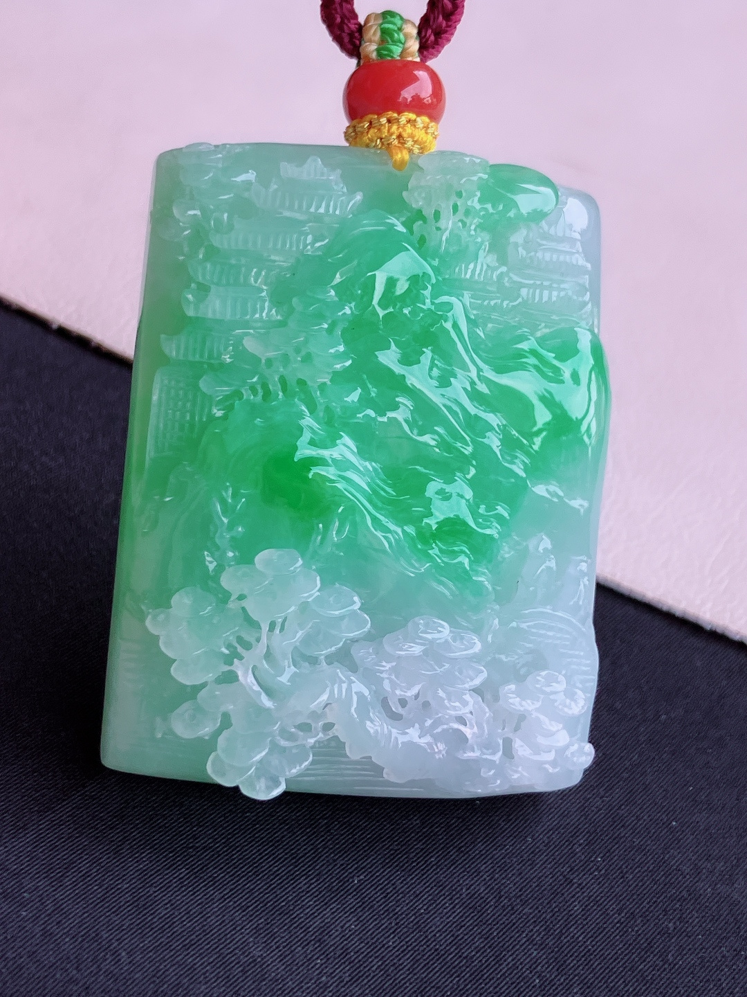 ️翠绿山水牌，意境美。尺寸46/34/10.5/自然光实拍