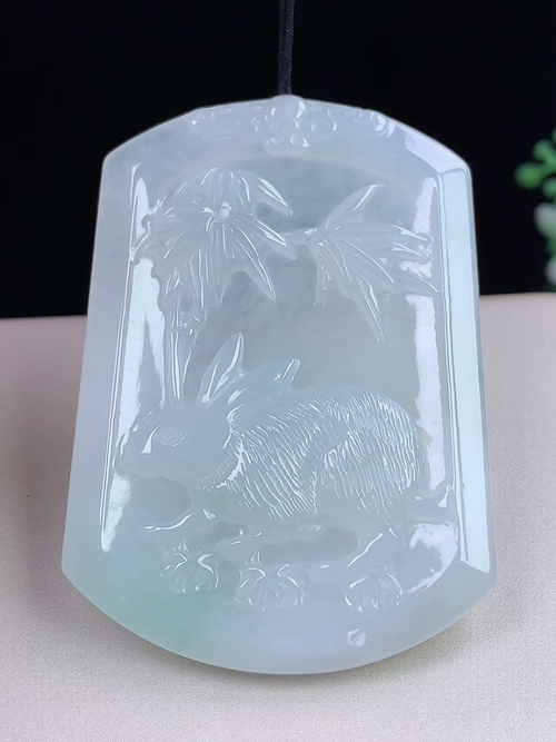 冰种生肖兔牌，无裂，尺寸54-38.6-5.3mm，S05xma