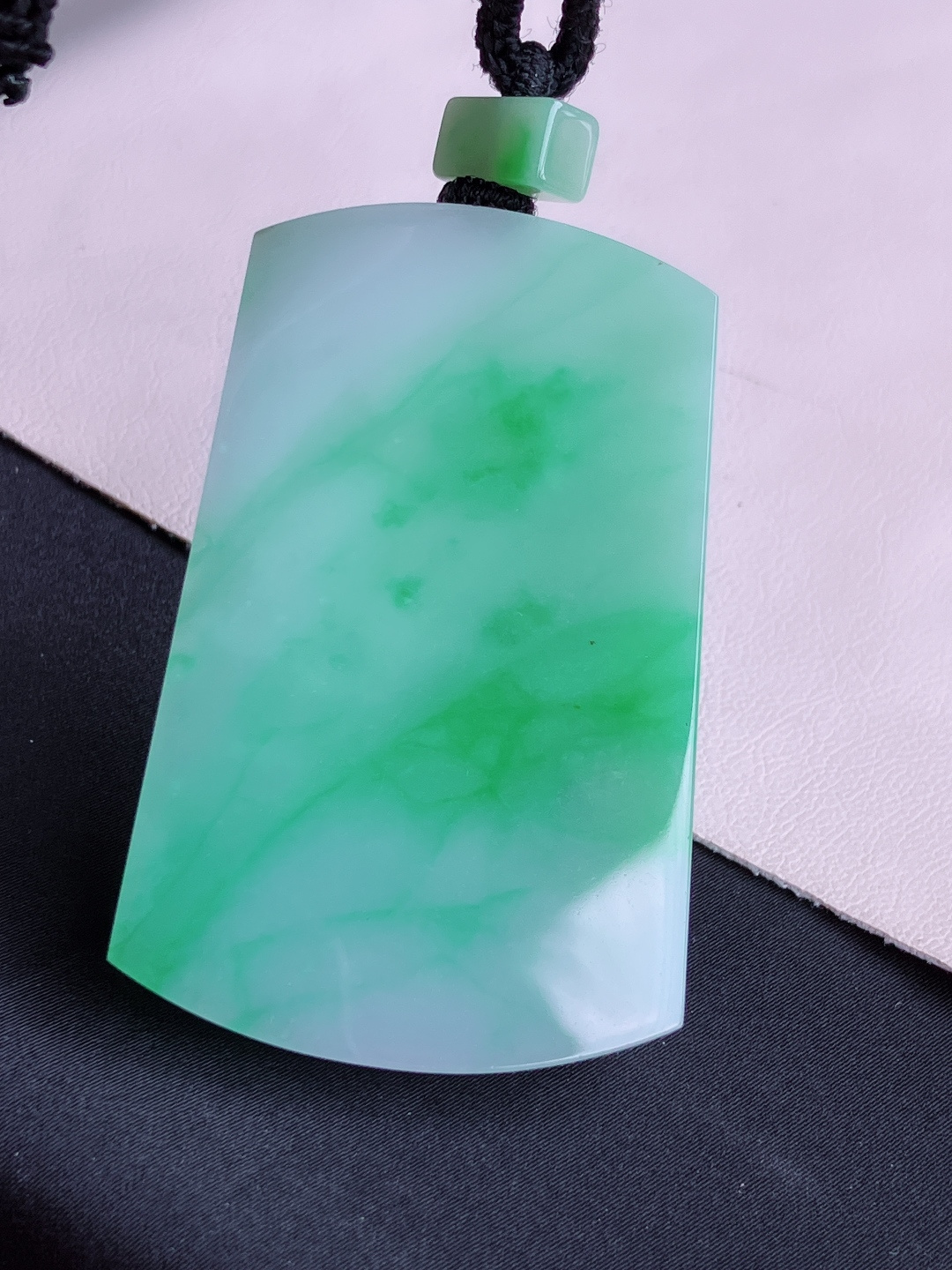 ️，翠绿大平安牌，简约时尚，尺寸63/40.8/6/自然光实拍