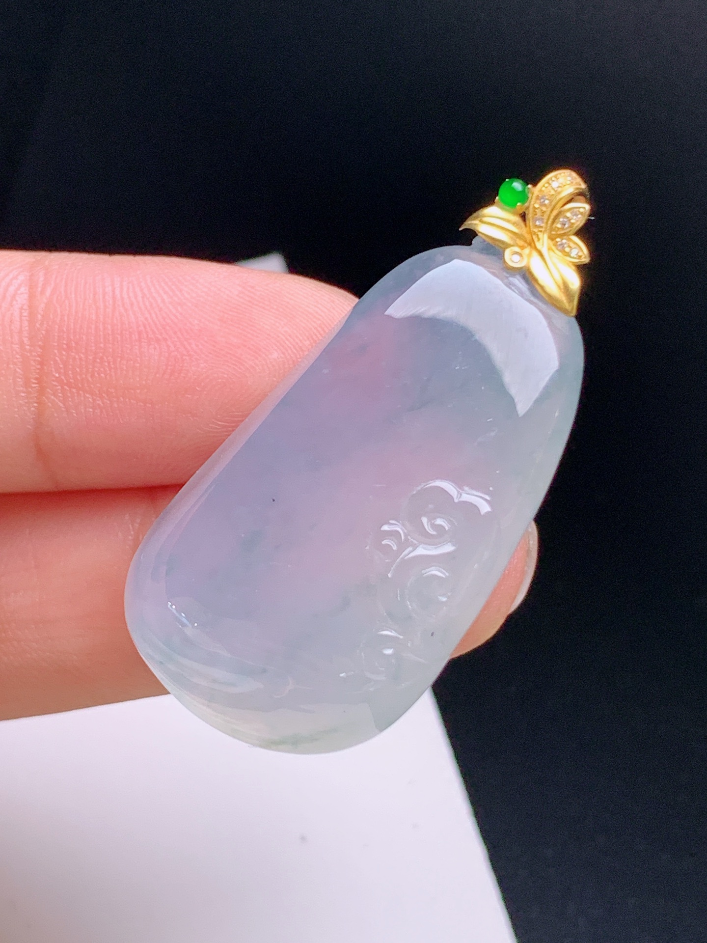 ️ 冰种福瓜吊坠，胶感十足，底色淡雅，裸石34.5-19.9-10.540.6，081004