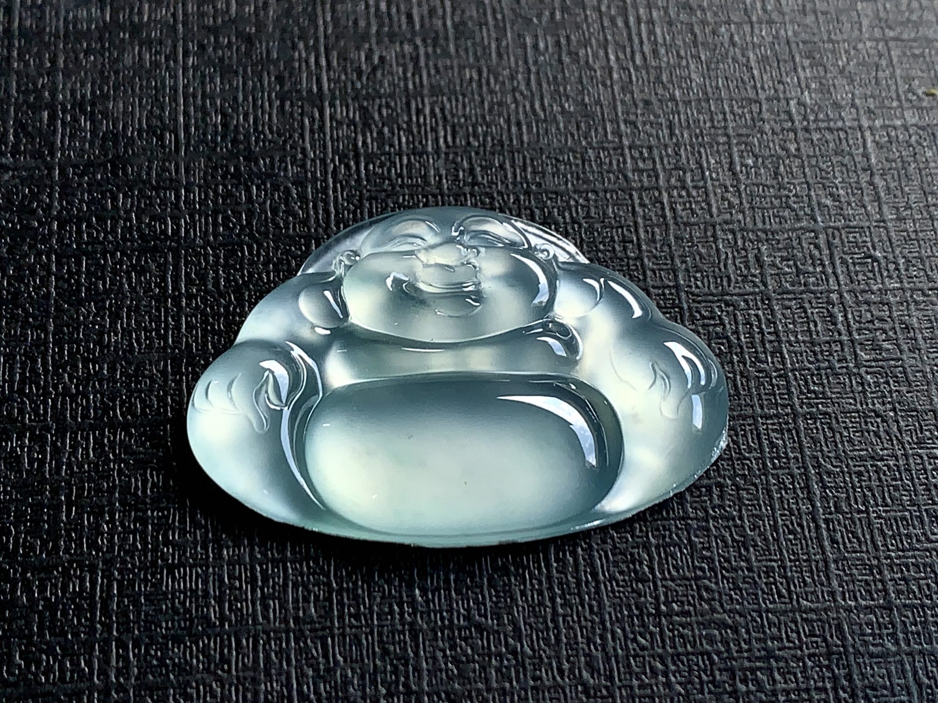 ️ 冰种佛公 尺寸：24.6×33.6×4 温润凝翠，雅韵天成