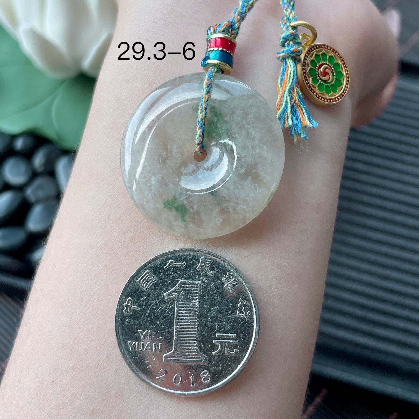 冰种飘绿雪花棉大平安扣 YJ3-05-8 尺寸：29.3-6，29.3-6