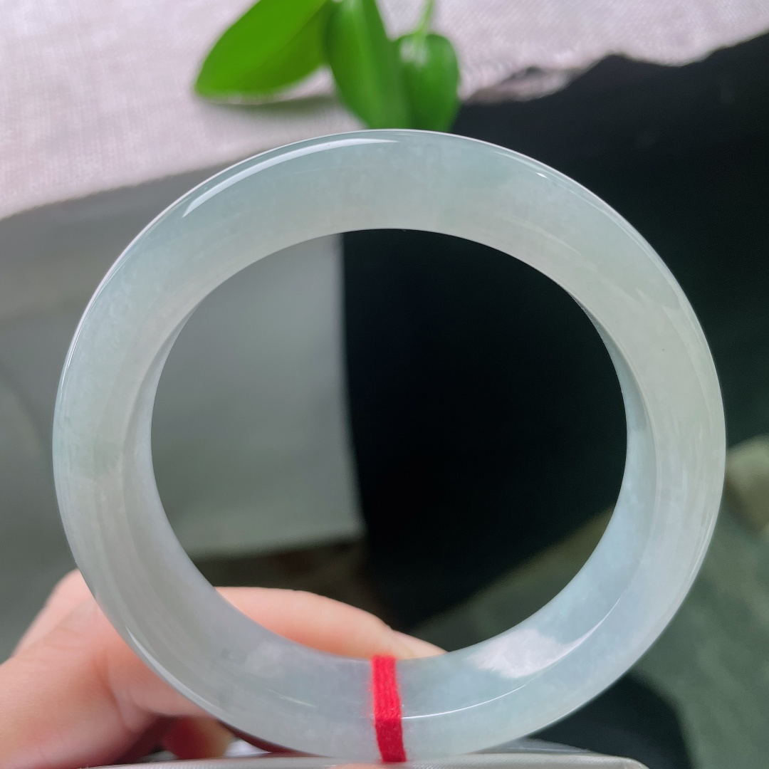 54.8/12/8.7冰底正圈，冰润细腻，种老水足，婉间的温柔，贵气，无裂，ss59555a