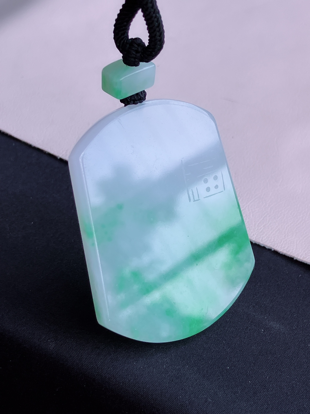 ️，翠绿平安牌，简约时尚，尺寸54.3/42.3/6/自然光实拍