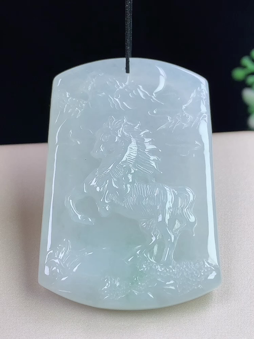 冰种生肖马牌，无裂，尺寸46.8-31.9-5.6mm，S05xma
