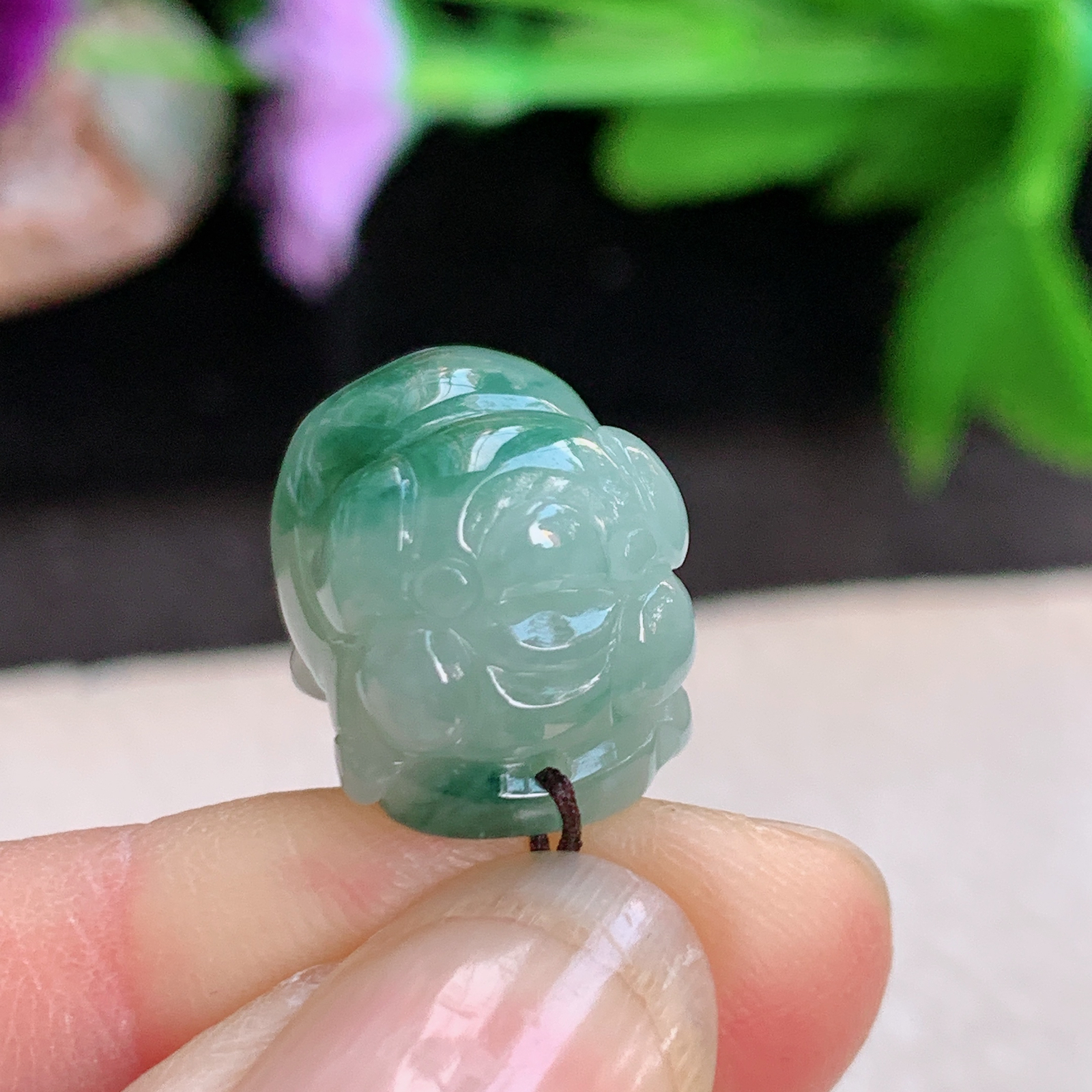 zen实拍15.8*12.5*13.2精雕缅甸翡翠飘花小猪猪 招财猪玉吊坠