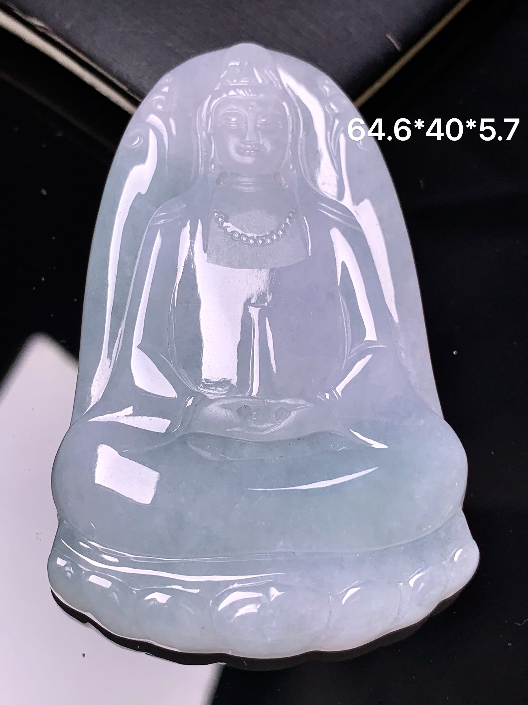 冰种观音菩萨吊坠 玉质细腻 色泽艳丽清新 水润亮眼 整体尺寸64.6*40*5.7 d1