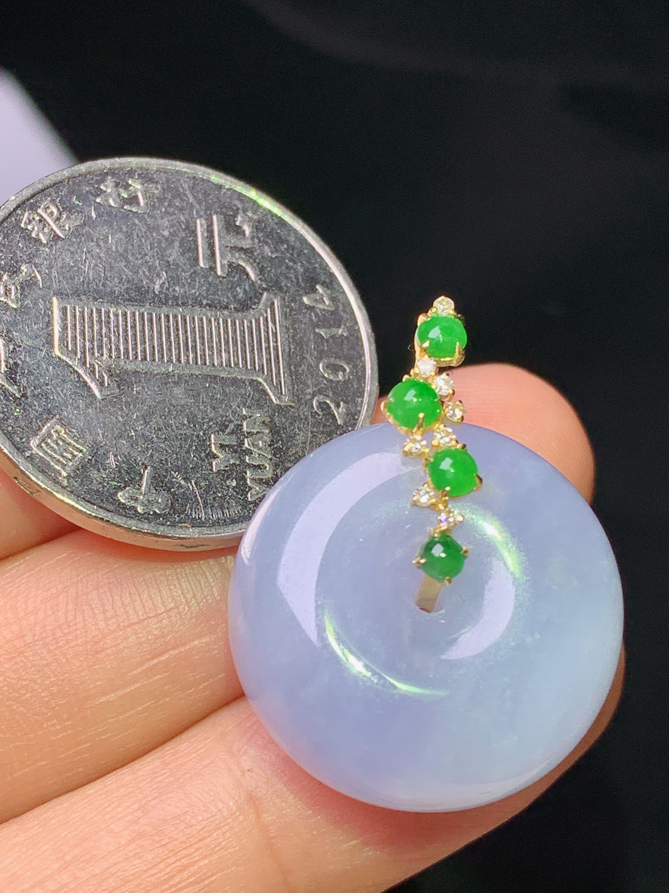 18k金钻镶嵌紫罗兰平安扣吊坠 玉质细腻 色泽艳丽清新 水润亮眼 整体尺寸26.5*20.7*11.5 b1