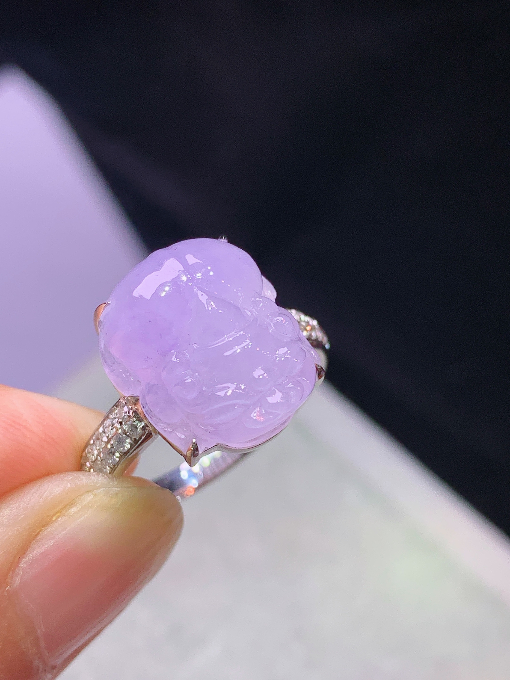 18k金钻镶嵌紫罗兰貔貅戒指 玉质细腻 色泽艳丽清新 水润亮眼 圈口14 整体尺寸14.6*12*6