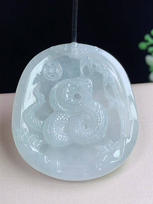 冰种生肖蛇牌，无裂，尺寸41-35.5-4.1mm，S05xma