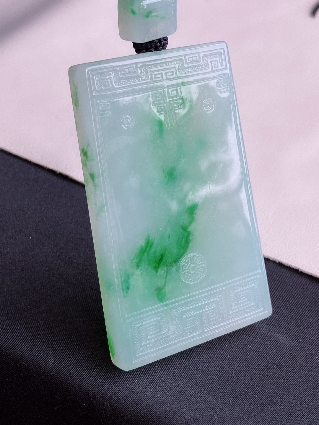️，翠绿大平安牌，意境美，尺寸65.3/39/7.6/自然光实拍