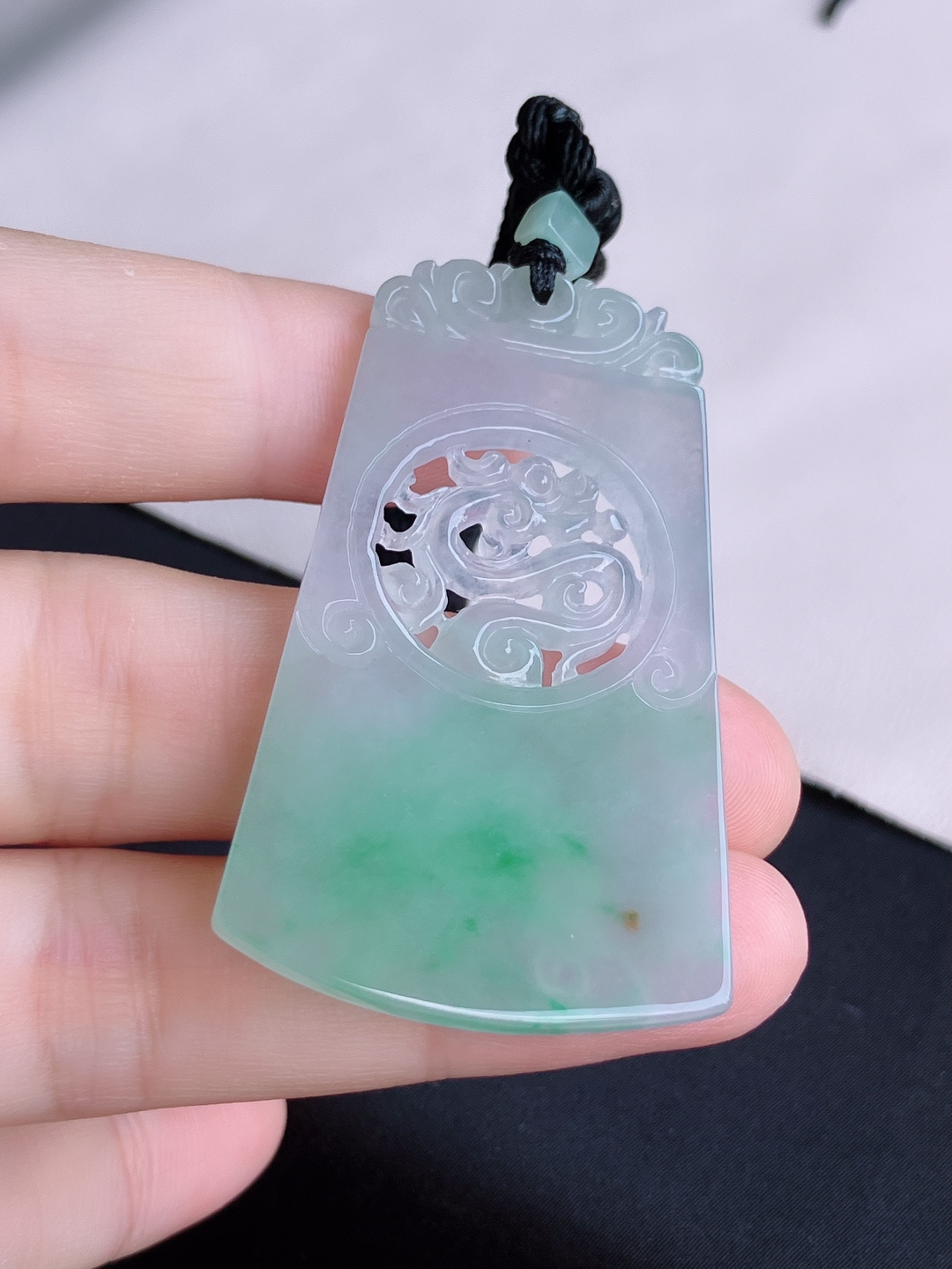 ️，冰种飘花平安牌，晶莹剔透，尺寸57.6/34/4/自然光实拍