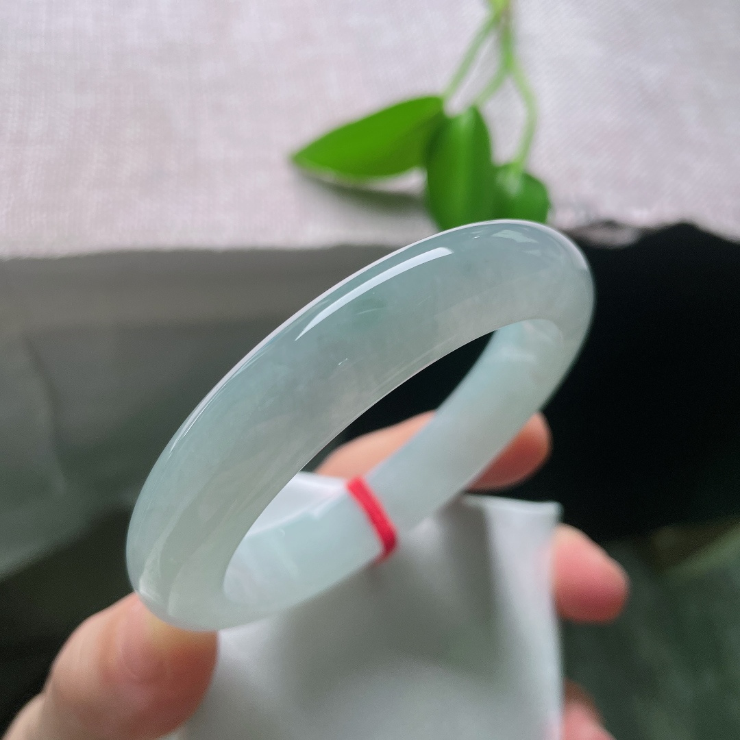 54.8/12/8.7冰底正圈，冰润细腻，种老水足，婉间的温柔，贵气，无裂，ss59555a