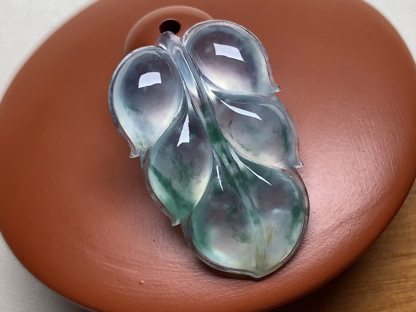 ️ 玻璃种飘花叶子 冰透感十足，飘彩色泽漂亮，尺寸28*18.2*5.4