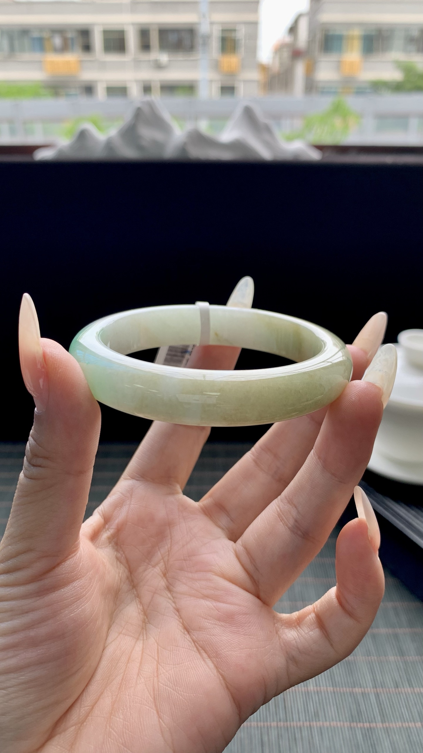 黄加绿正圈手镯成品 HYY-8035 尺寸：55.5-12-8