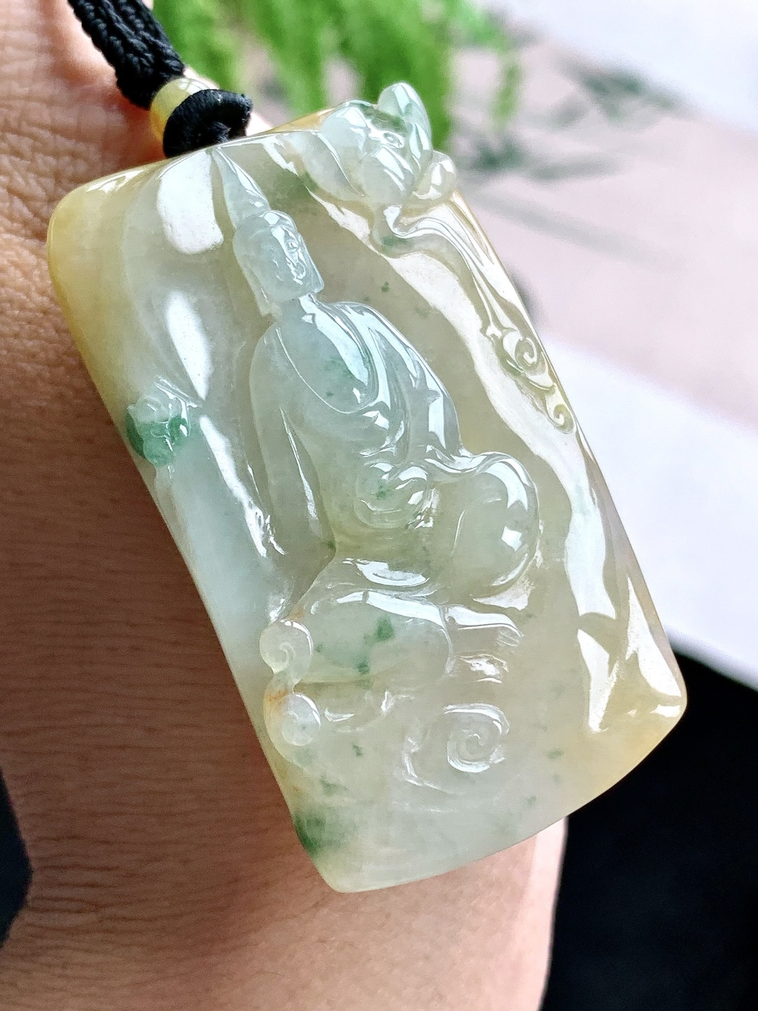 【裸石】️糯冰黄翡飘花观音牌吊坠 【说明】缅甸 性比高 厚装 【尺寸】55-31.4-9.5 【重量】29克