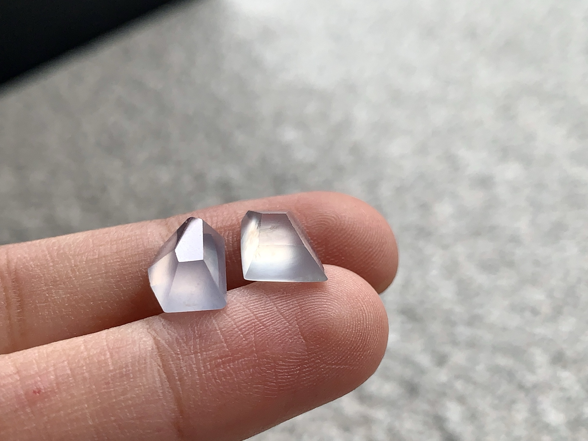 ️ 【冰钻面翡翠耳钉一对 尺寸：9.4×7×5.3/8.4×7×4.6