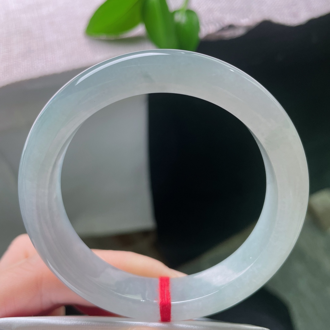 54.8/12/8.7冰底正圈，冰润细腻，种老水足，婉间的温柔，贵气，无裂，ss59555a