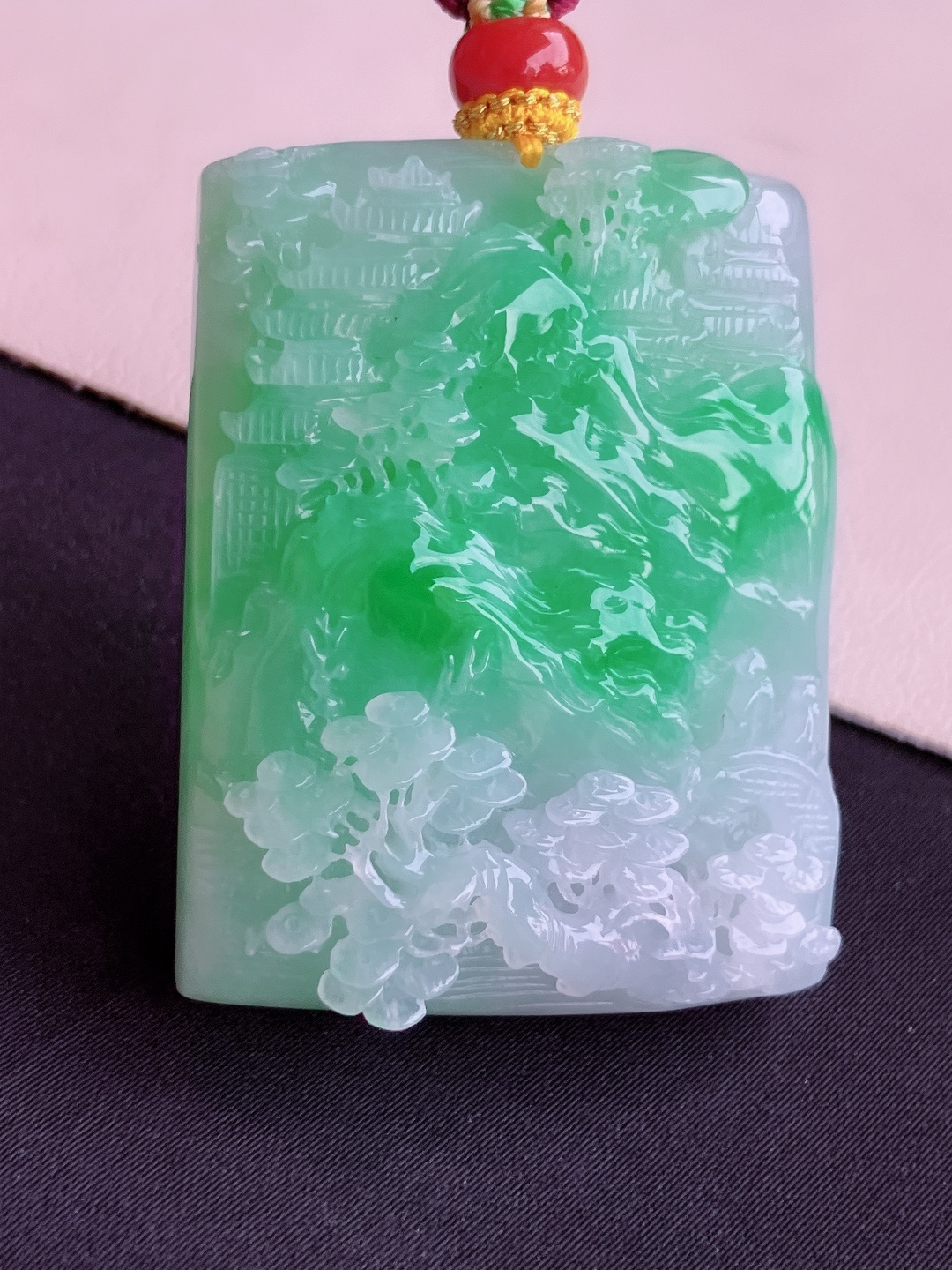 ️翠绿山水牌，意境美。尺寸46/34/10.5/自然光实拍