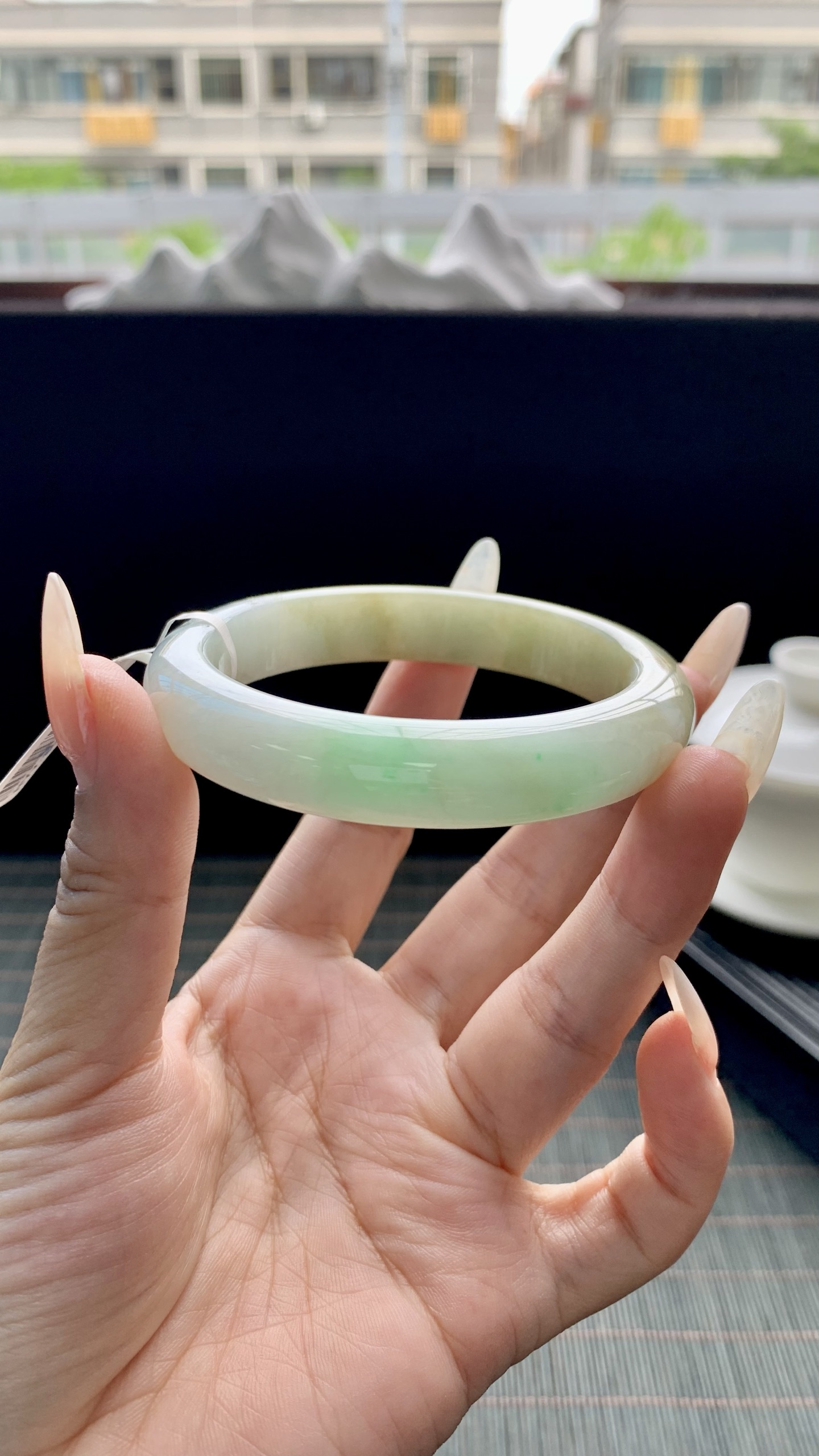 黄加绿正圈手镯成品 HYY-8035 尺寸：55.5-12-8