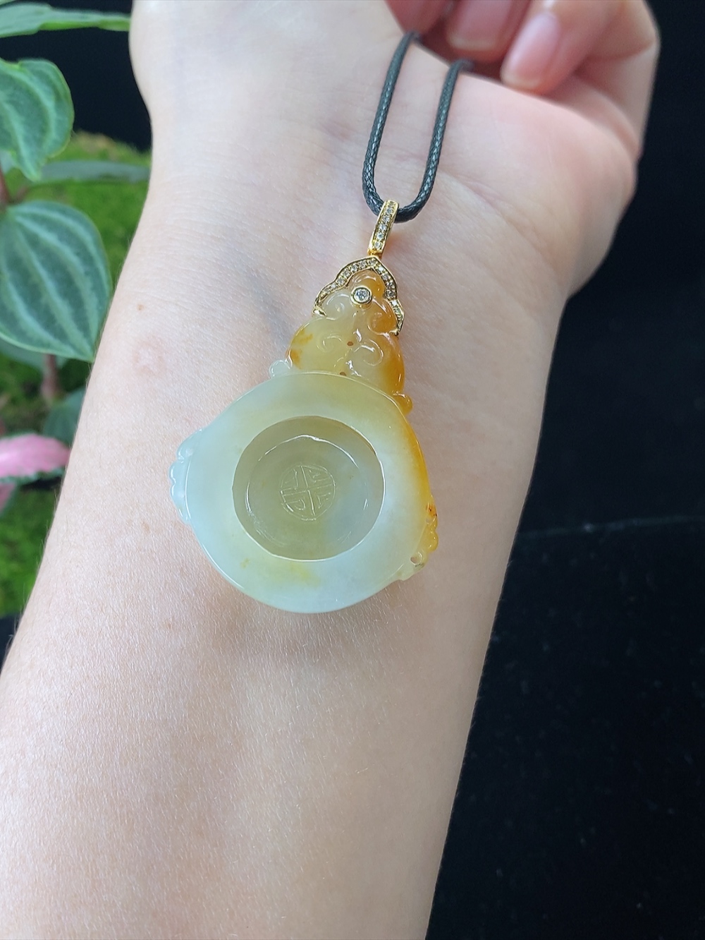 18k金镶冰飘黄翡时来运转，无裂，裸石尺寸36.8-28.5-3.7mm, 1004apL