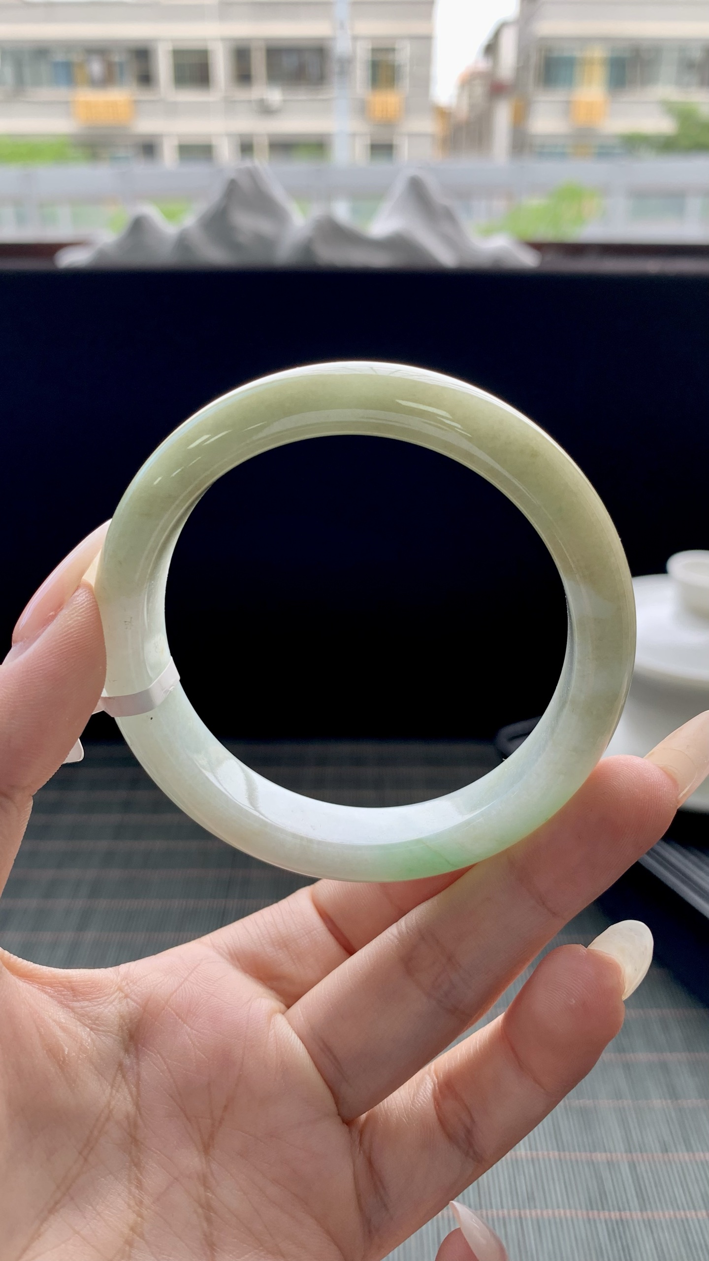 黄加绿正圈手镯成品 HYY-8035 尺寸：55.5-12-8