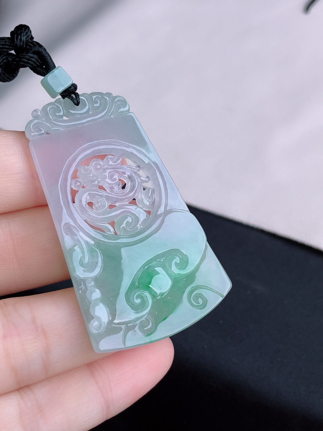 ️，冰种飘花平安牌，晶莹剔透，尺寸57.6/34/4/自然光实拍
