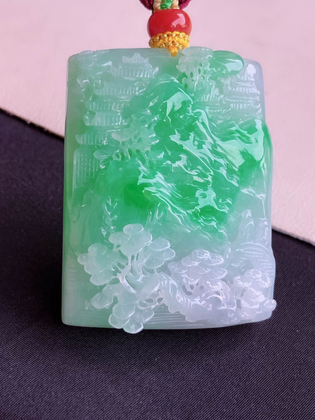️翠绿山水牌，意境美。尺寸46/34/10.5/自然光实拍