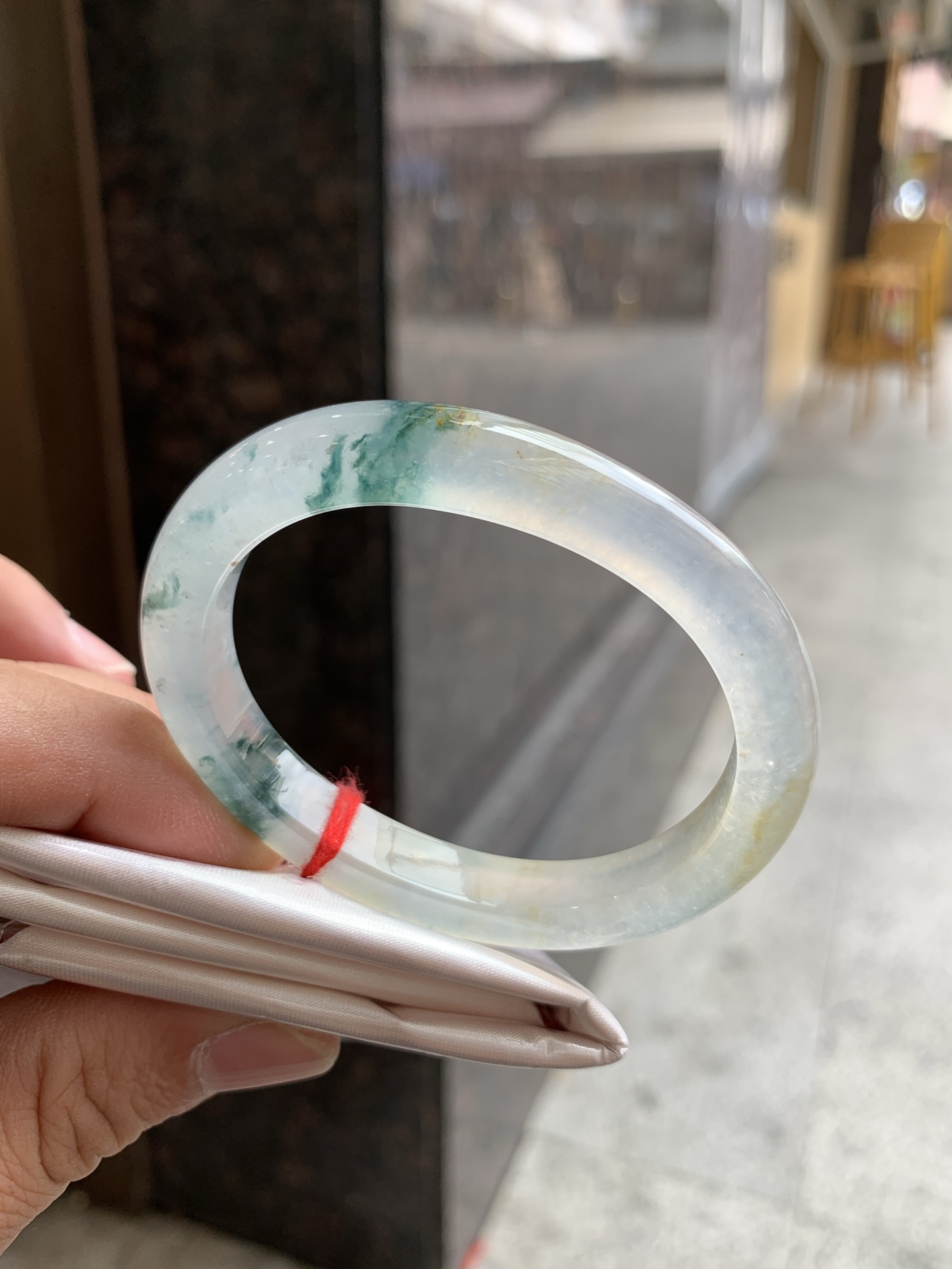 贵妃 51.2-42.5-8.8-7.6 1005-N1094 正圈48-49可戴 打灯有点细纹