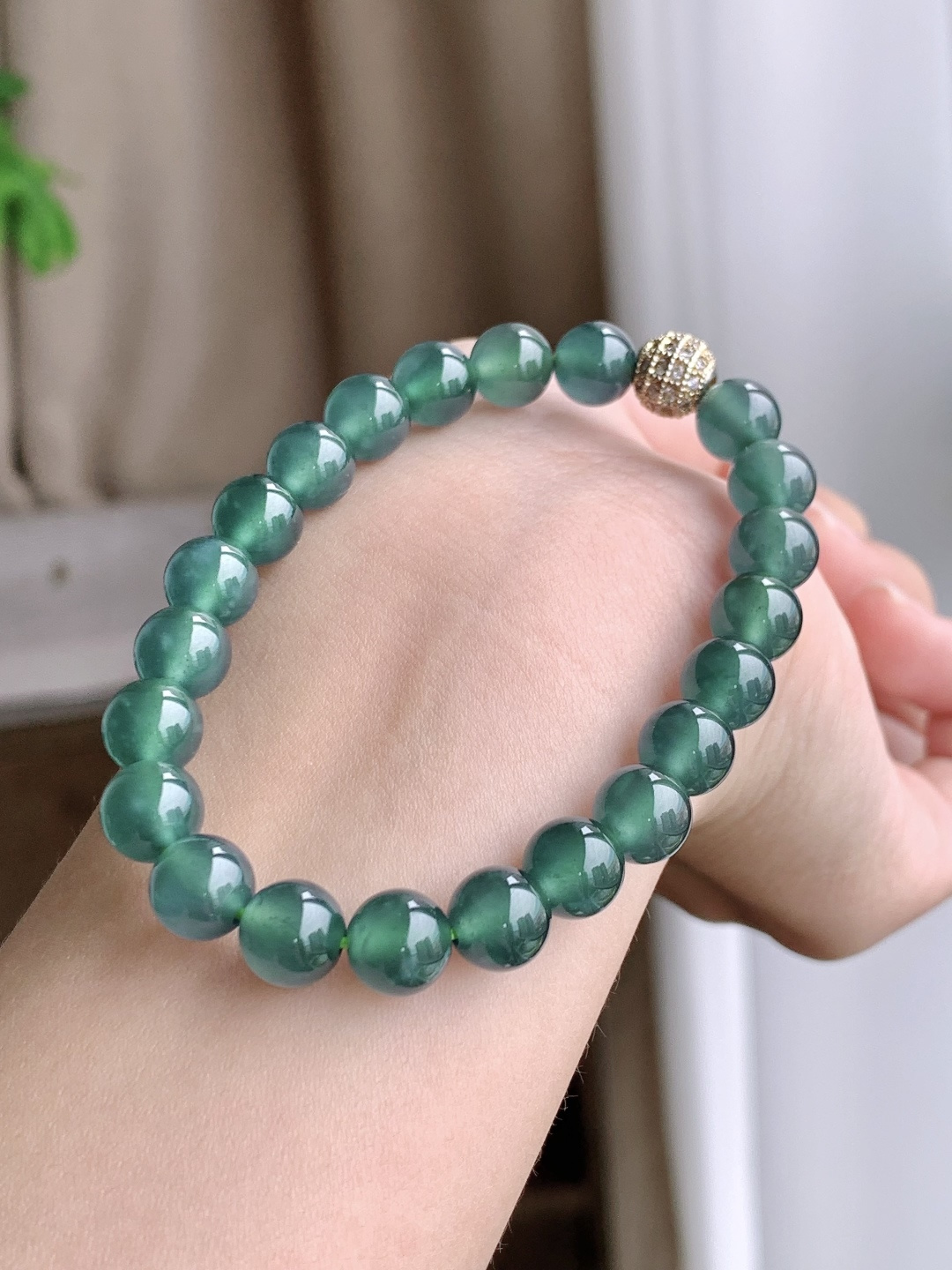 【珠子】冰晴绿手串圆珠子手串 【说明】 性比高 老蓝水 【尺寸】8mm 【重量】20克