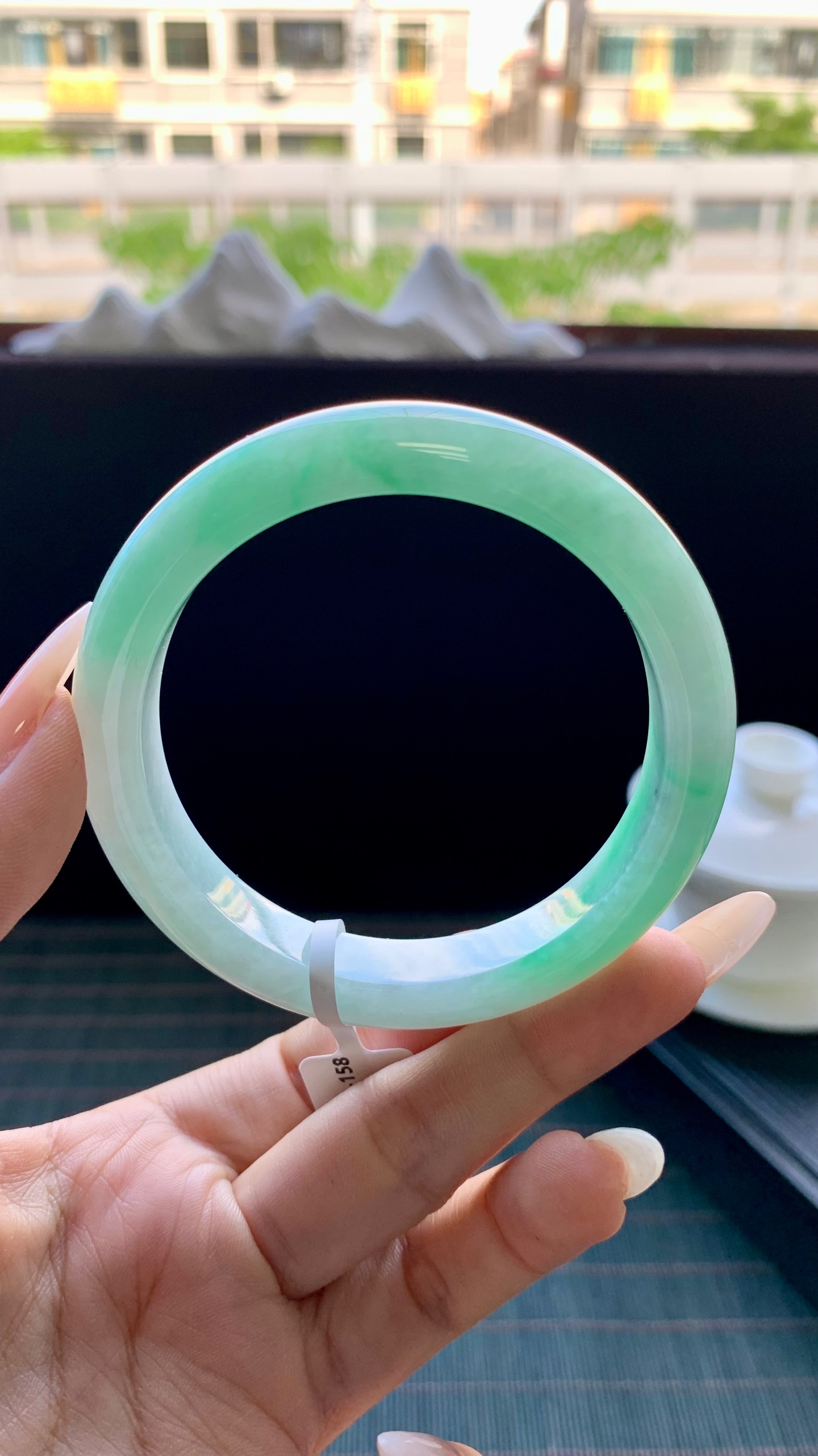 飘阳绿白底青正圈手镯成品 B0904-158 尺寸：57-12-8.5