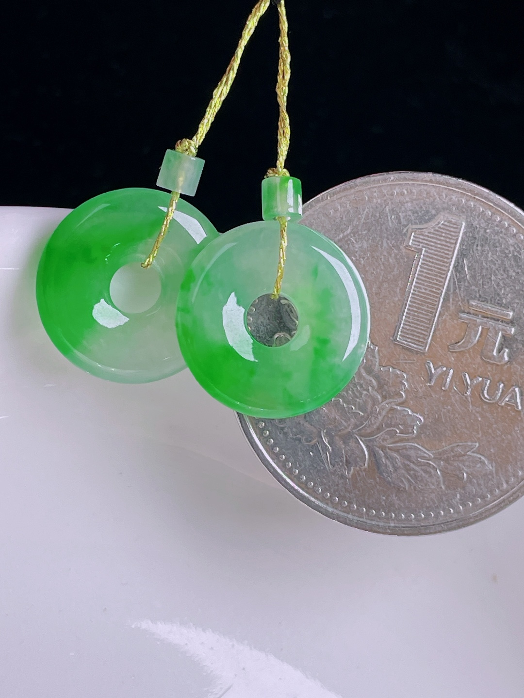 ️冰绿耳坠，老种起光，细底通透，尺寸：13/2.7mm1006
