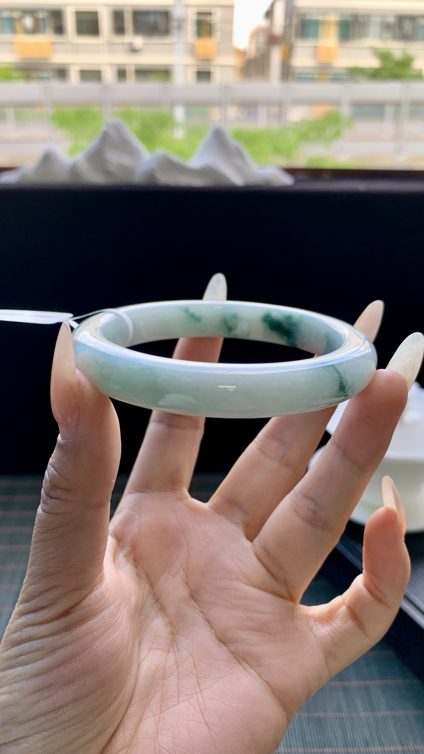 晴底飘花正圈手镯成品 A0817-54 尺寸：59-11-9