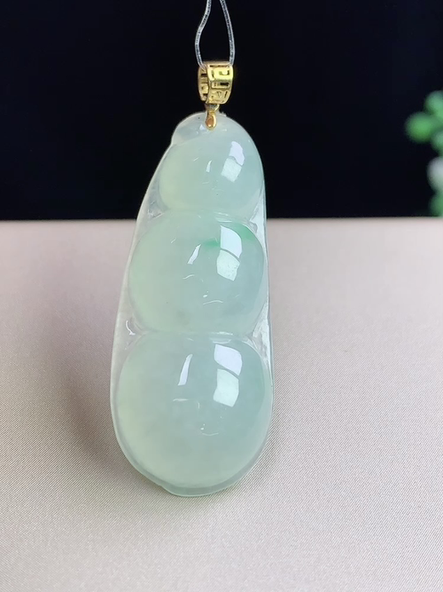 18k金镶飘绿福豆，无裂，尺寸315-13.1-5.7mm，S06dyg8