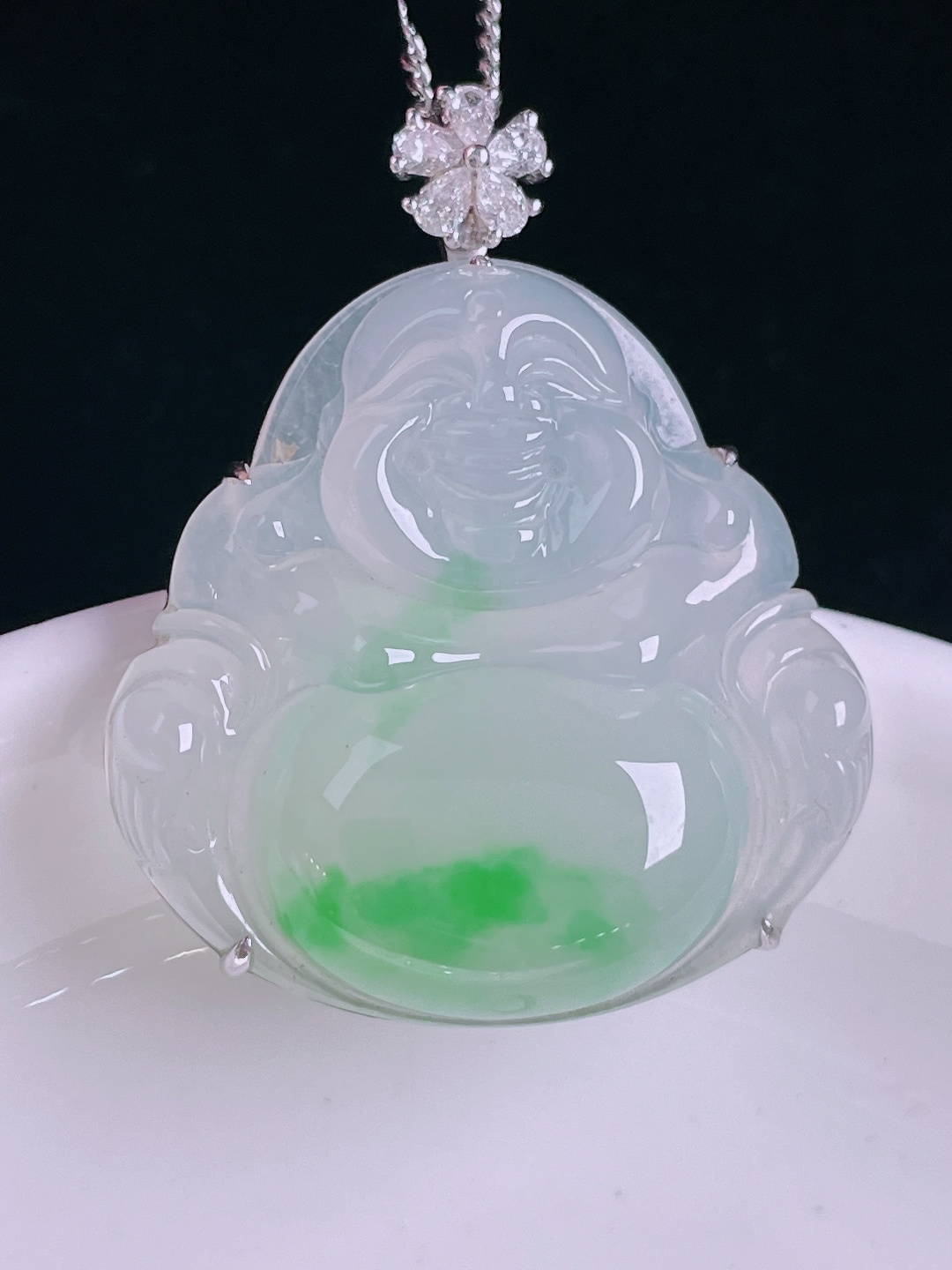 ️飘绿佛公，18k镶嵌，老种起光，细底通透，尺寸：34.8/28.4/7.6裸石28/28.4/5