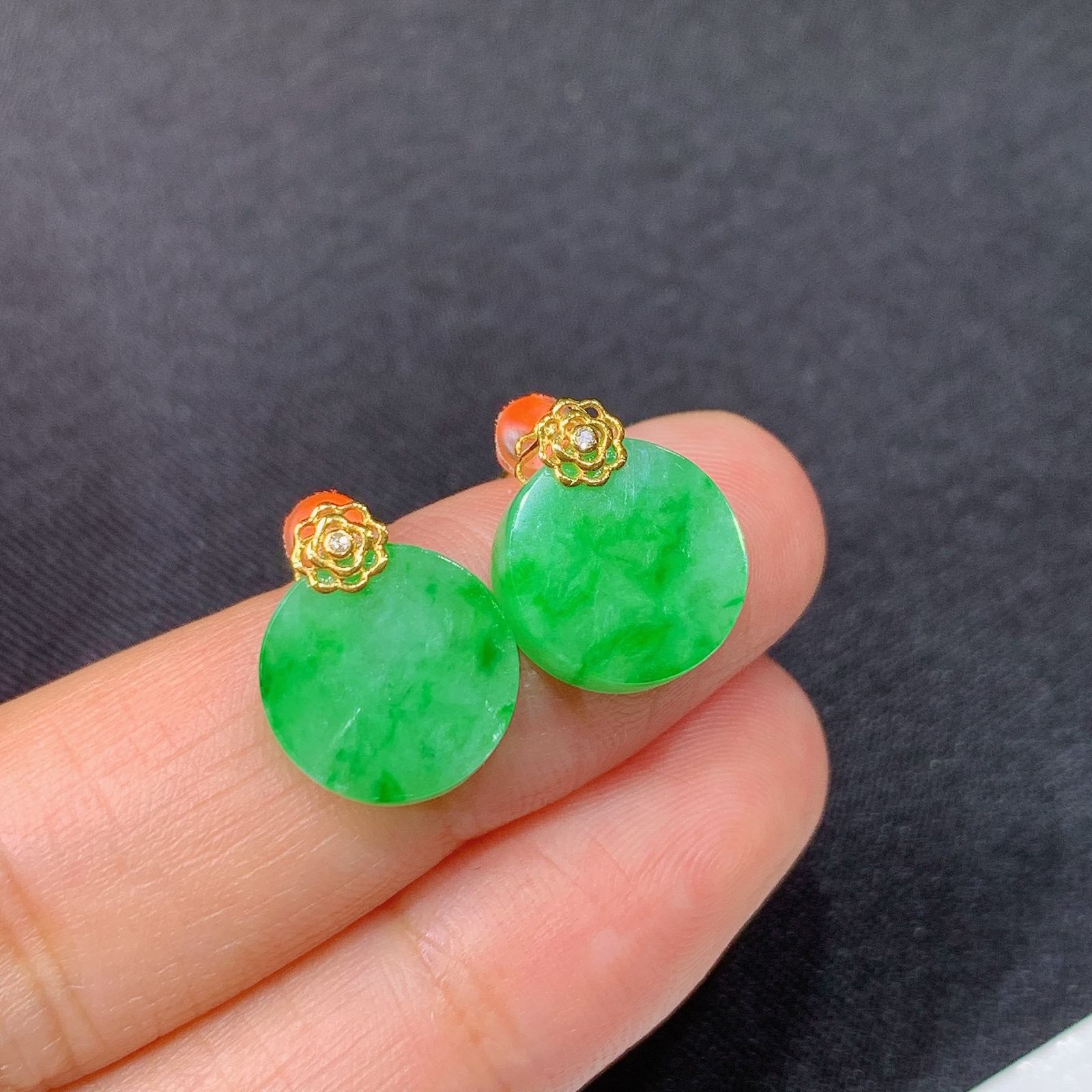 飘绿圆牌耳钉，18k金镶嵌，简约时尚，冰润细腻，种水足，Zha 尺寸10.8*2.9