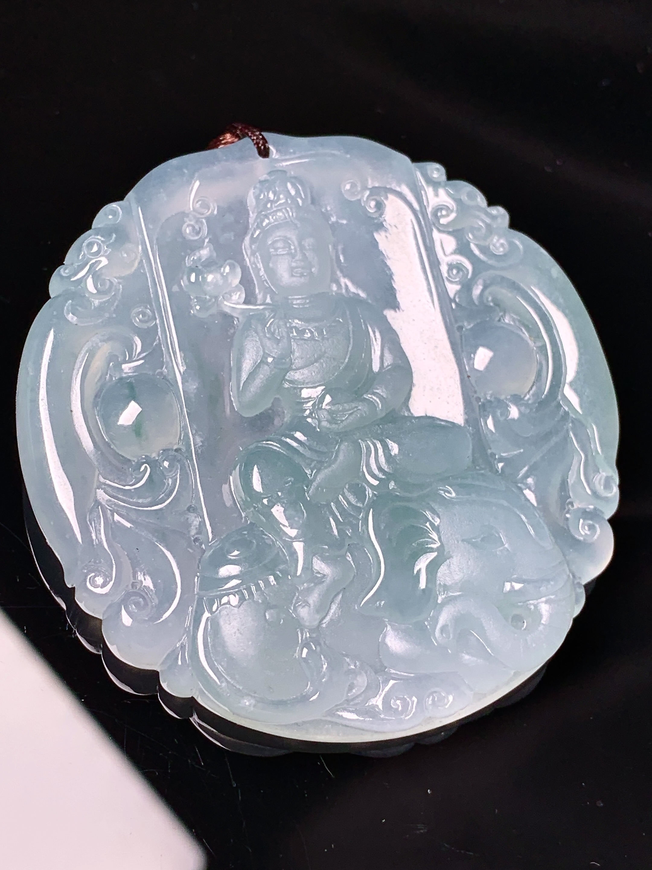 冰种普贤观音菩萨吊坠 玉质细腻 色泽艳丽清新 水润亮眼 整体尺寸50.3*47.3*5.8 b2