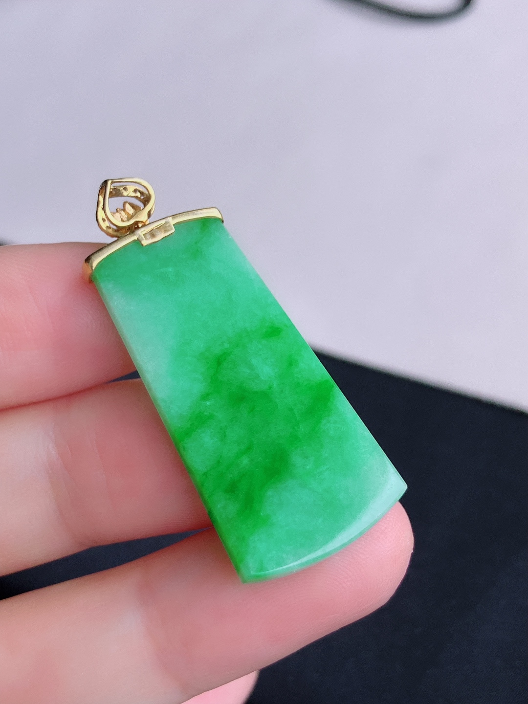 ️，翠绿平安牌，简约时尚，尺寸45/38.6/18.3/3.5/自然光实拍