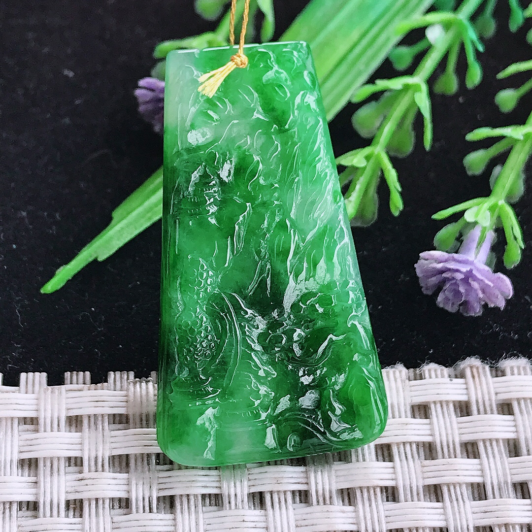 实拍A货翡翠38.6/21.8/3.6老坑冰润辣阳绿小山水牌吊坠翡翠挂件玉牌
