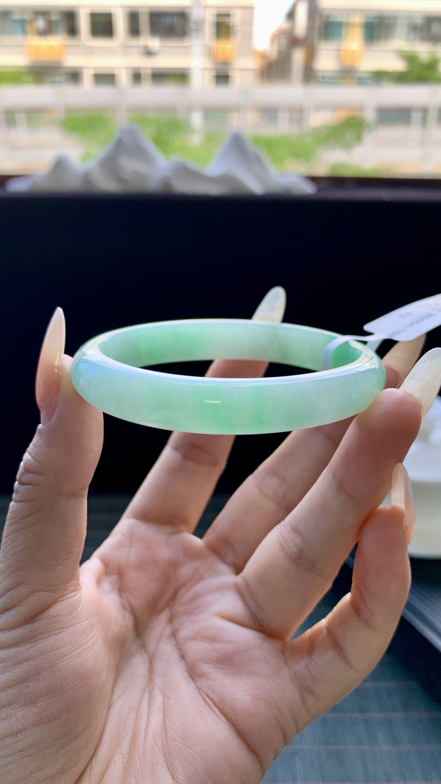 飘阳绿白底青贵妃手镯成品 B0904-169 尺寸：57-11-6.5