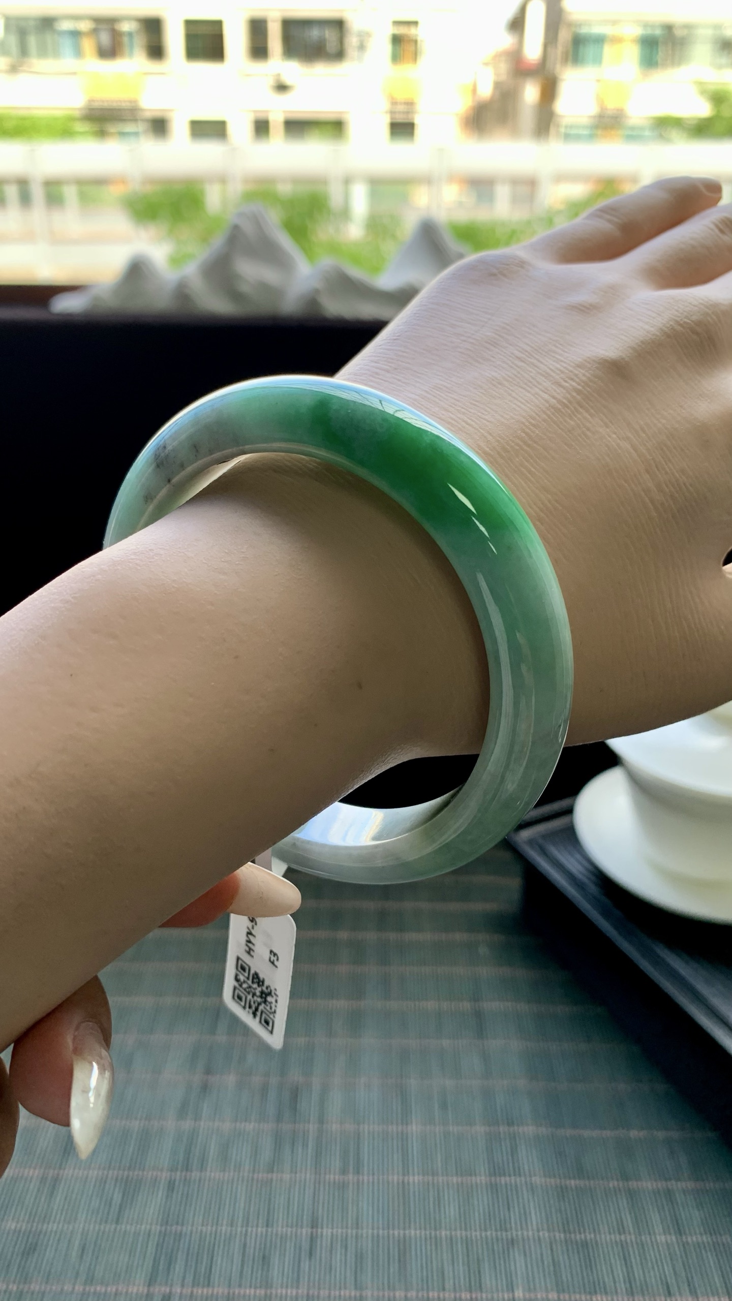 飘阳绿乌鸡花正圈手镯成品 HYY-9374 尺寸：58.5-13-9
