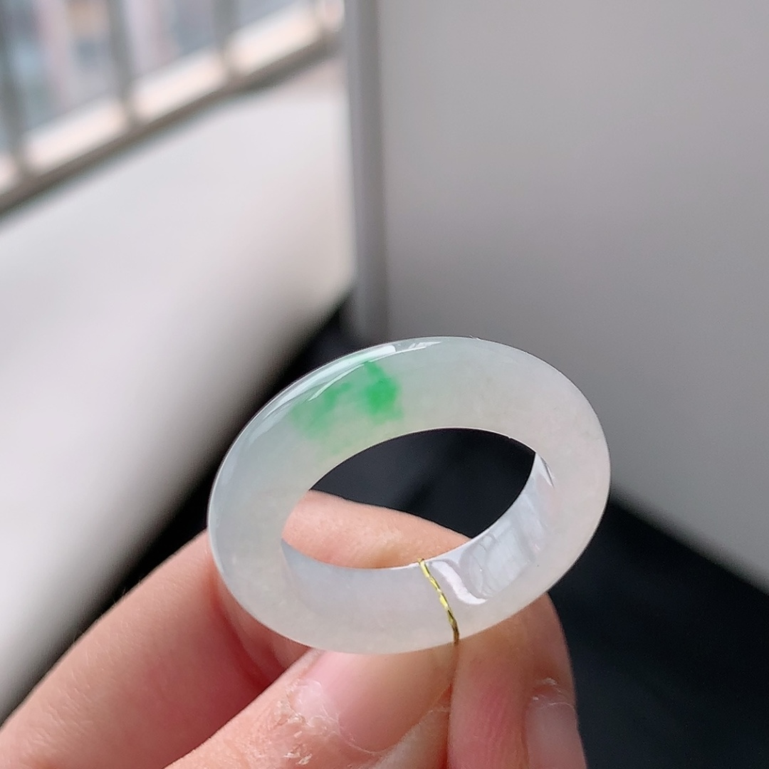 ️ 冰飘绿戒圈 翠色清新，种老底子细腻，佩戴优雅清新 货号101004，26.4-6.0-4.2