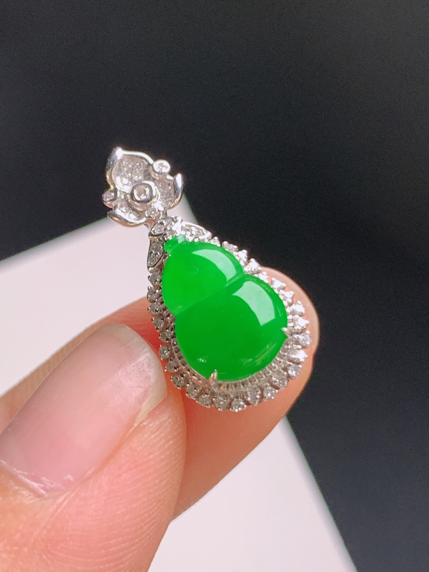 ️ 冰种阳绿葫芦吊坠，翠色浓郁，水润莹亮 901005