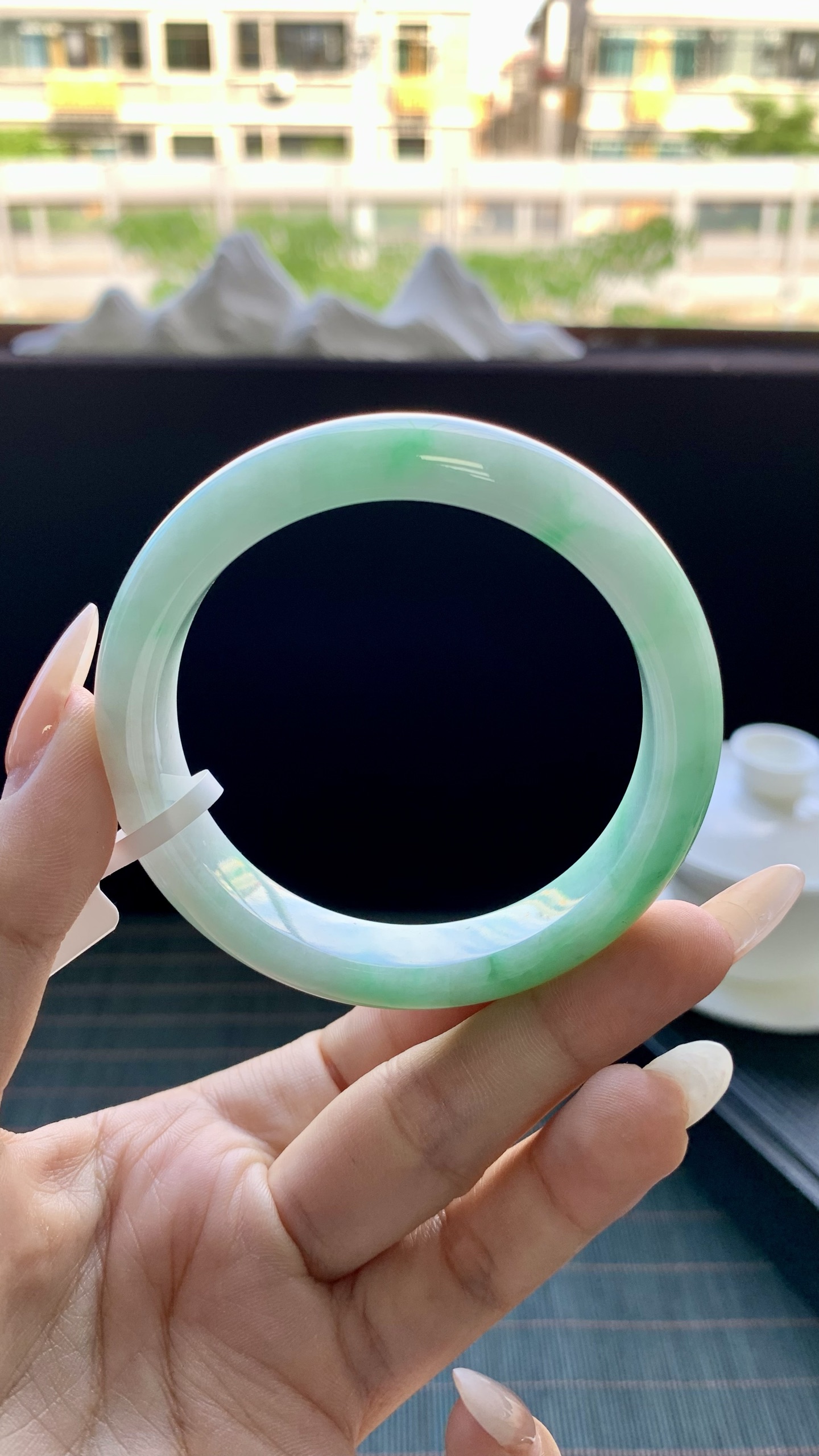 飘阳绿白底青正圈手镯成品 A0516-4 尺寸：54-11.5-8，16-4