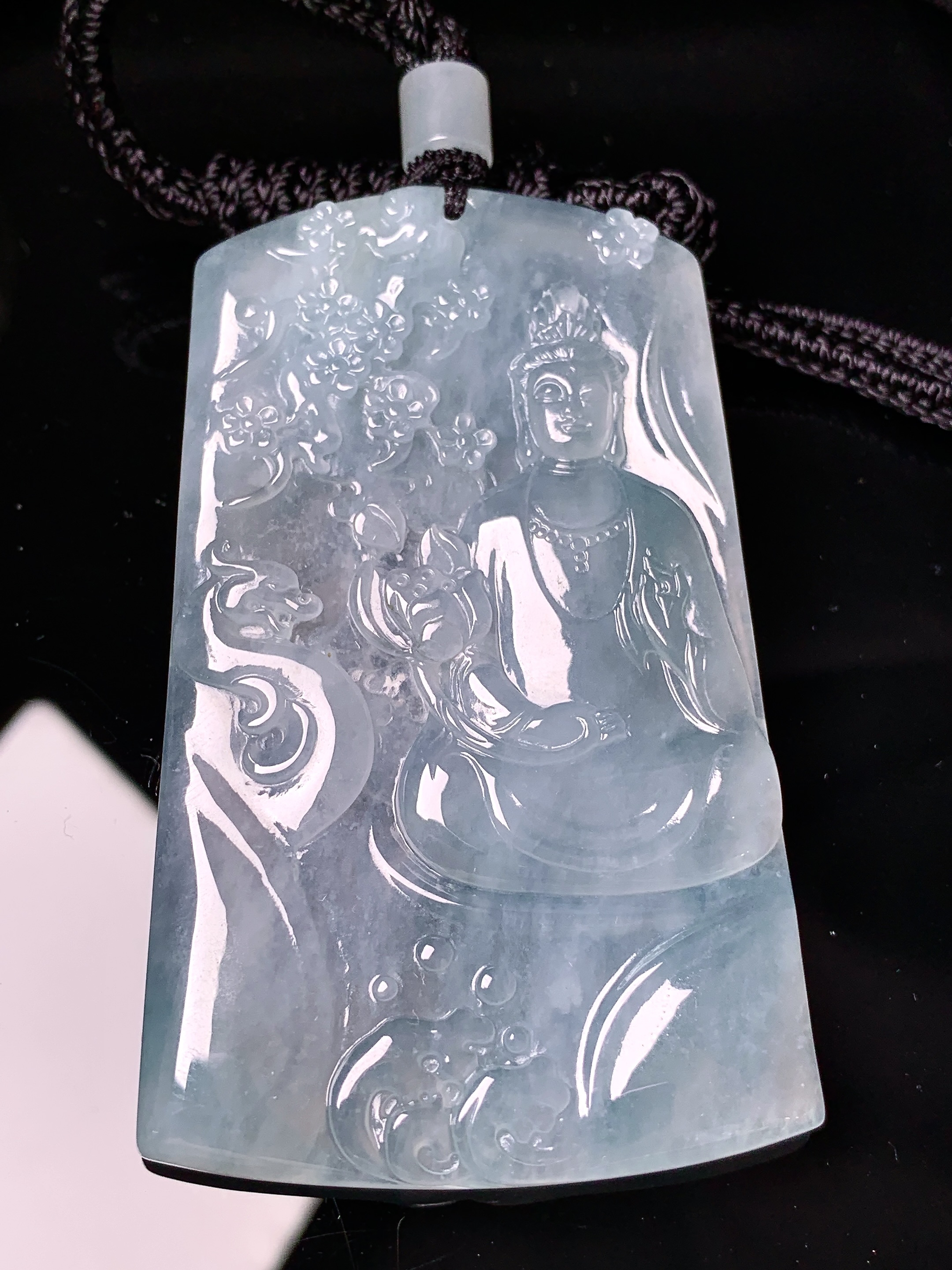 冰种观音菩萨吊坠 玉质细腻 色泽艳丽清新 水润亮眼 整体尺寸67.2*40.7*5.2 L1