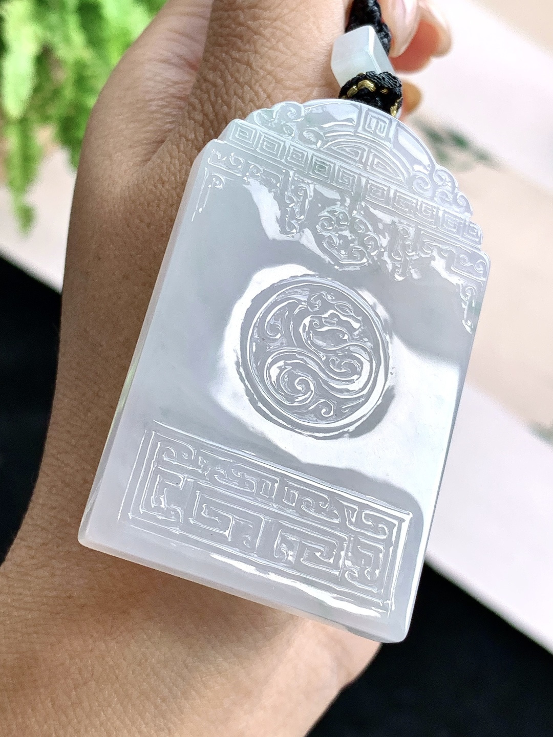 【裸石】️白冰仿古牌大无事牌吊坠 【说明】缅甸 性比高 厚装 【尺寸】58.3-36.6-6.5 【重量】43克