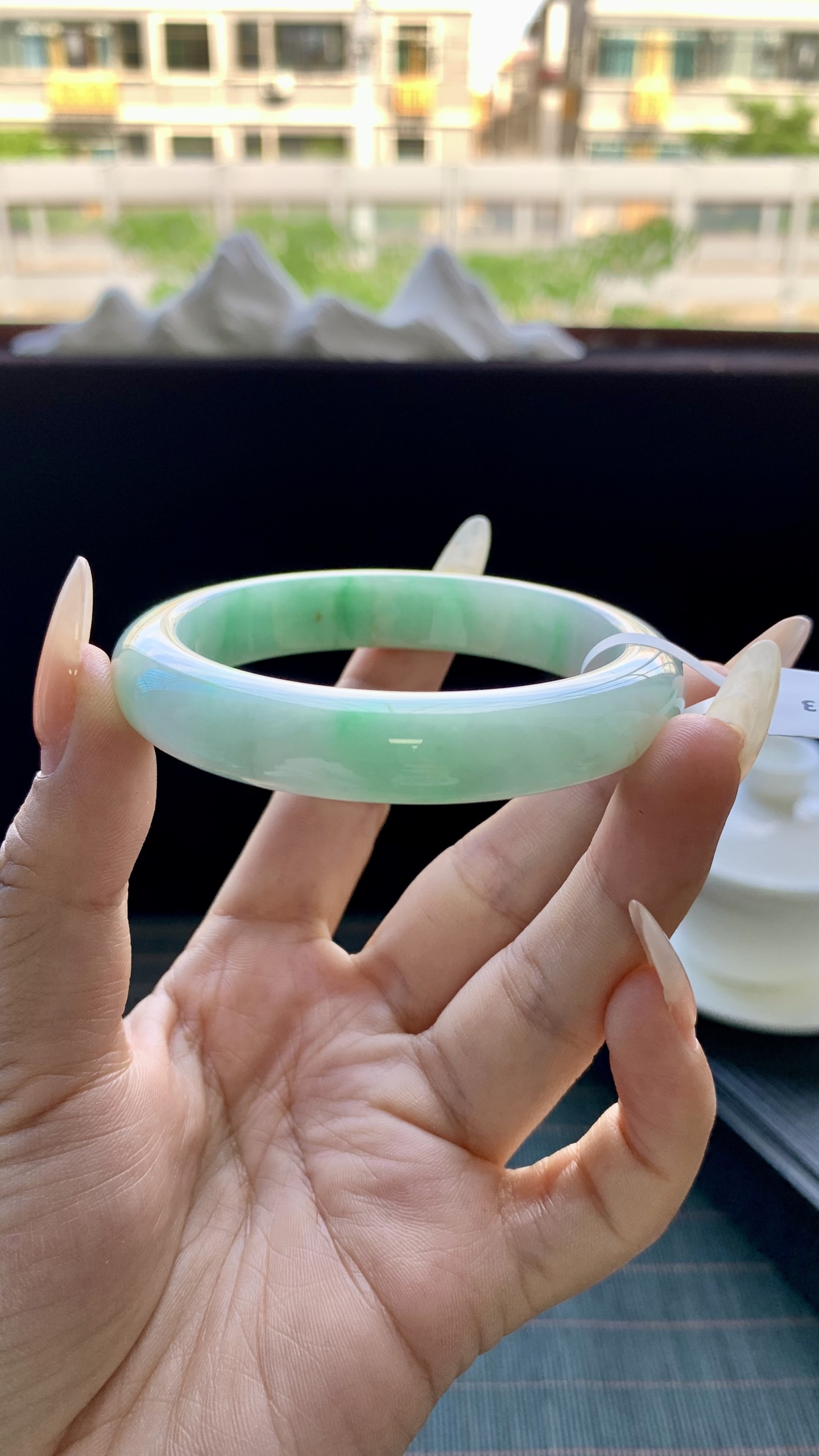 飘阳绿白底青正圈手镯成品 A0516-4 尺寸：54-11.5-8，16-4
