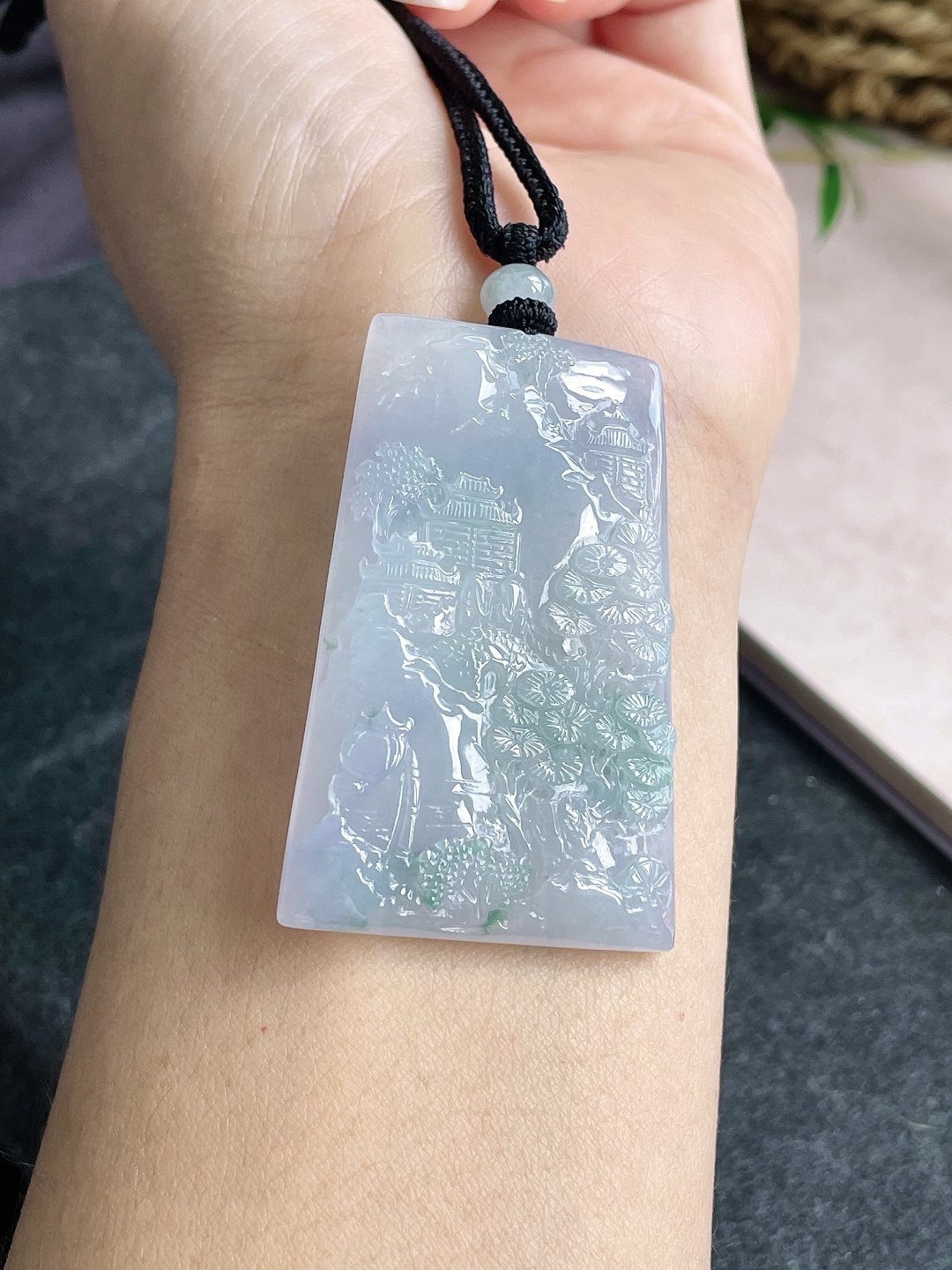 【裸石】冰飘花山水牌大山水牌吊坠 【说明】缅甸 无裂 性比高 厚装 【尺寸】54-35.7-6 【重量】27.4克